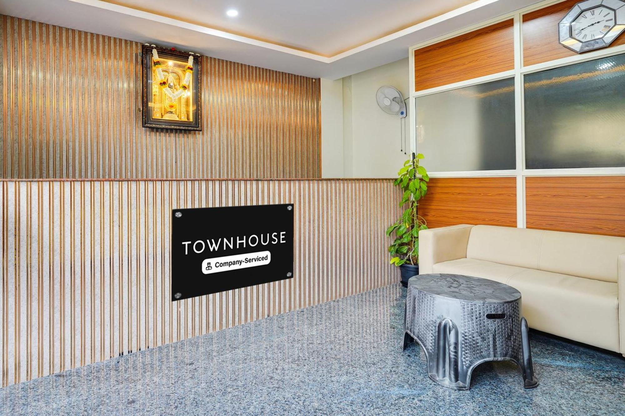 Townhouse Bidadi Formerly Royal Garuda Kültér fotó