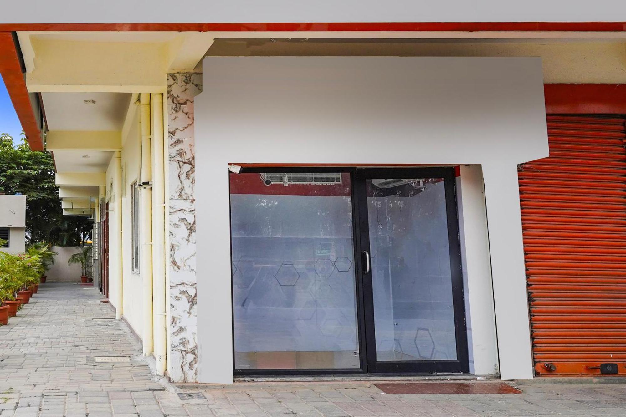 Townhouse Bidadi Formerly Royal Garuda Kültér fotó